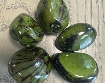 Tagua Nut Green Color.  Whole Tagua Nut | Undrilled 6 Nuts. Size: 4x 3.5 cm. approx. TWGreen03U