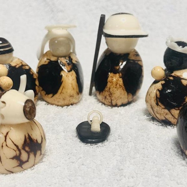 Nativity Set Handmade in Tagua | Nativity figurines | Christmas Nativity | Ivory Nut | Nativity Scene from Colombia |  Fair trade