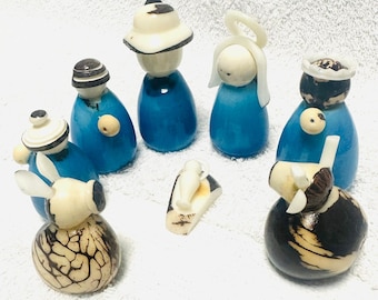 Nativity Set Handmade in Tagua | Nativity figurines | Christmas Nativity | Nativity Scene from Colombia. Holy Family Nativity Set in Tagua.