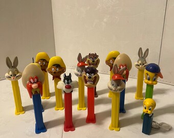 Lot of 15 Assorted Vintage Looney Tunes Pez Dispensers