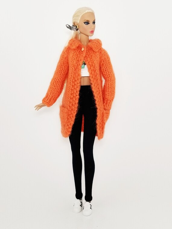 orange cardigan outfit