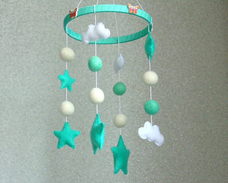 Wool baby girl mobile Ball mobile Baby felt mobile Felt stars baby mobile Felt crib mobile Nursery decor for baby girl Cot mobile