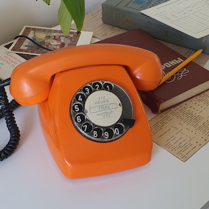Vintage German rotary phone SIEMENS / FeTAp 611-2 BP Telefon / Orange telephone / Fernsprechtischapparat / Rotary dial / Retro