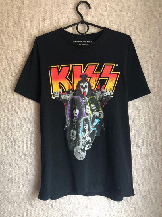 pull and bear kiss t shirt