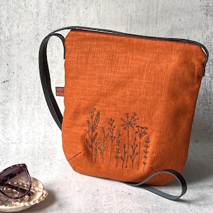 Umhängetasche "Herbstwiese" | Bestickte Leinentasche | Naturtasche | Crossbody Bag | kleine Tasche Damen | Sommertasche | Wiesntasche