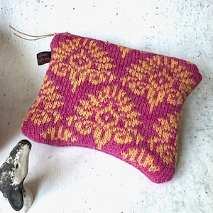 Gestrickte Geldbörse „Orientblüte“ | Minitasche | Portemonnaie| Kindertasche | Reißverschlußtasche