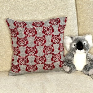 Knitted pillow owl image 7