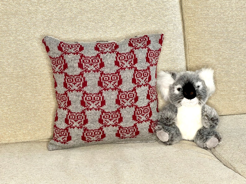 Knitted pillow owl image 7