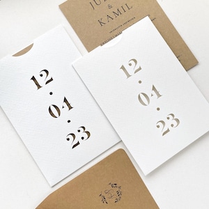 Invitaciones de boda rústicas con fecha recortada: invitaciones ecológicas minimalistas, tarjetas de boda modernas en blanco y papel kraft