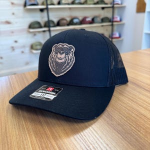 Papa Bear Snapback Hat - Adjustable Trucker Cap, Genuine Leather Patch - Breathable Mesh, Comfortable Fit for Dads