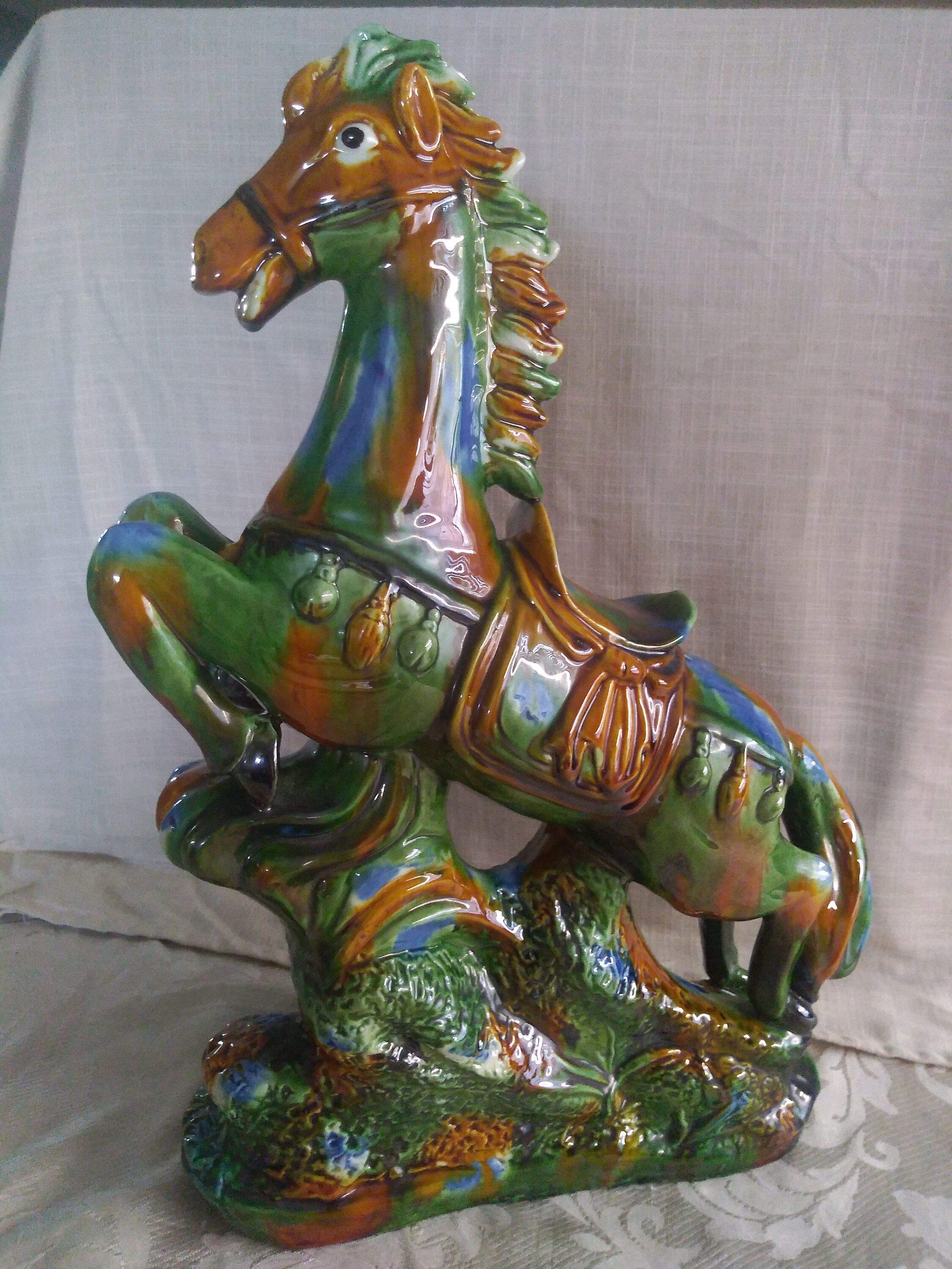 Large Vintage Ceramic Horse Sculpture/figurine/statue/equestrian