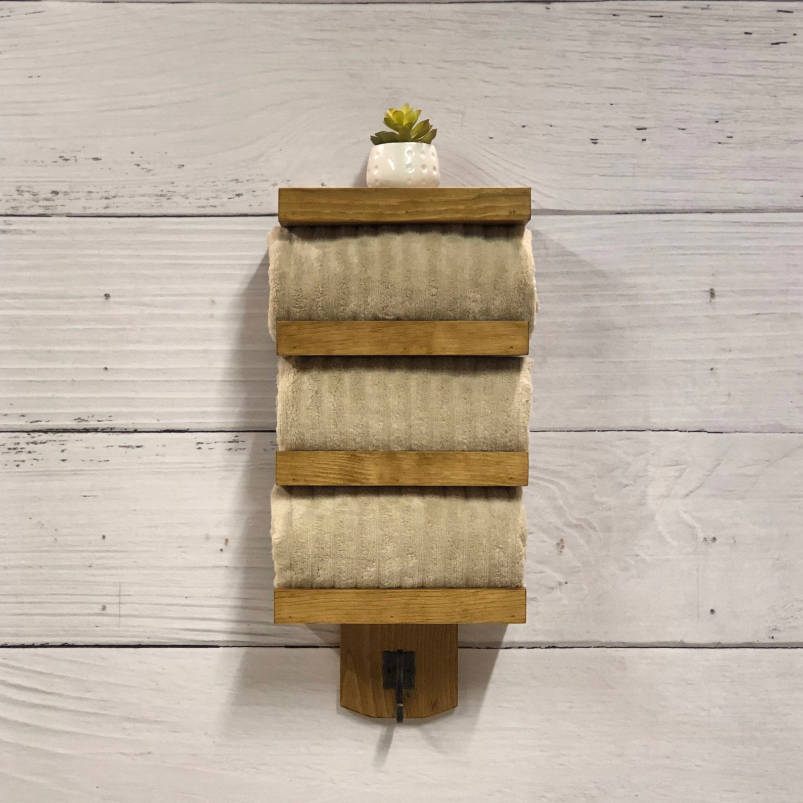 Estante de la toalla del baño estante de toallas rústico con | Etsy