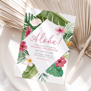 Könnte beinhalten: Aloha! Komm zum Luau und feiere mit uns Kalani's 5. Geburtstag. Sa | 21. Sept | 14:00 Uhr. 432 Surf Drive, Galveston, TX. RSVP an Lilah bis zum 01.09. unter 555.5555. Wir sehen uns dort!