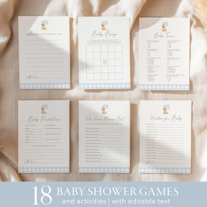Op de afbeelding: Een verzameling babyshower-spelkaarten met een blauw-witte ruitjesrand. De kaarten bevatten spellen zoals Baby Bingo, Baby Trivia en Baby Predictions. De tekst "18 BABY SHOWER GAMES and activities | with editable text" is ook zichtbaar.