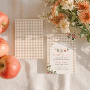 Mall för inbjudan till babyshower med äpplemotiv, höstinbjudan till babyshower med äpplemotiv, klädstreck med babyshowermotiv, digital nedladdning bild 3