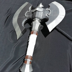 Bros Simon Richter Throwing Axe