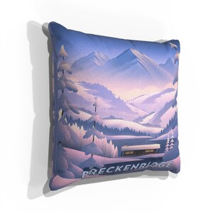 Breckenridge Colorado Frozen Cabin Lona, almohada, manta del ilustrador Brian Edward Miller Canvas Pillow Canvas 18"x18"