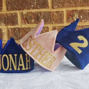 Corona di compleanno in velluto / regalo personalizzato / corona con nome / cappello da festa / corona per bambini piccoli / corona regolabile / regalo per il primo compleanno / fatto a mano