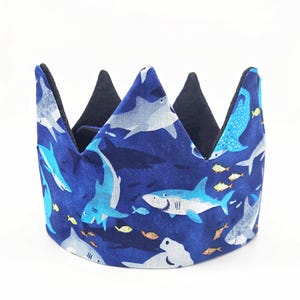 Corona di squalo / Corona di compleanno personalizzata / Corona di compleanno a tema oceano / Corona con nome / Cappello da festa / Corona per bambini / Cappello da compleanno personalizzato