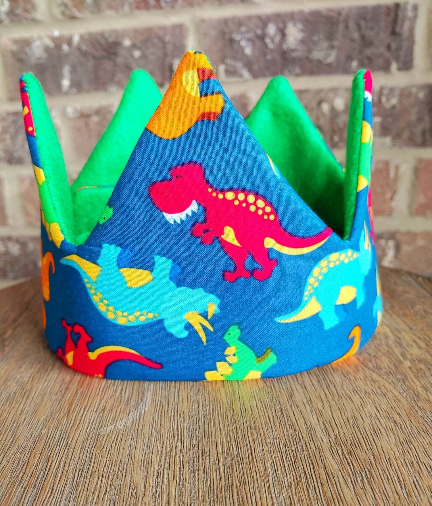 dinosaur with crown head