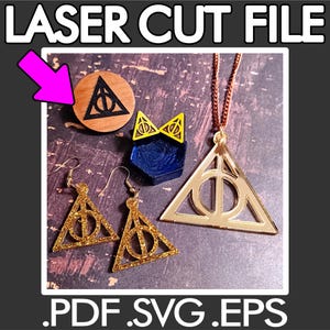 Puede incluir: Archivo de corte láser para un collar, pendientes y una pequeña caja con un triángulo dorado con un círculo en su interior. El triángulo es un símbolo de la serie Harry Potter.