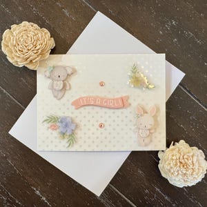 Tarjeta 3D de niña, tarjeta de felicitación hecha a mano: "¡Es una niña!"