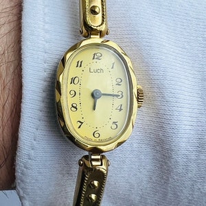 White oval watch luch. Women evening wristwatch shade. Vintage lady watch small jewelry gift / Delicate lady watch tiny