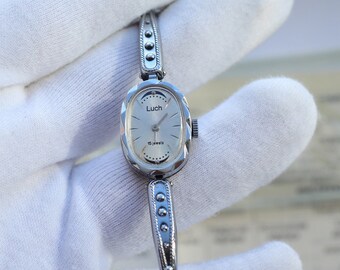 NOS. Vintage retro ladies watch Luch 1801 / 15 jewels with a beautiful bracelet mechanical women's wristwatch
