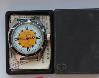 Vostok Amphibian BANANA, Soviet diders 200m watch, vostok yellow watch,  Wostok yolk, banana watch