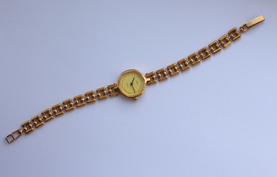 Wristwatch ladies Watch Luch Quartz Soviet Era Vi… - image 7