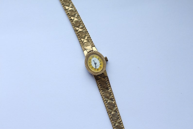 Wristwatch Ladies Chaika 17 jewels mechanical women's dress watch / watch bracelet image 3