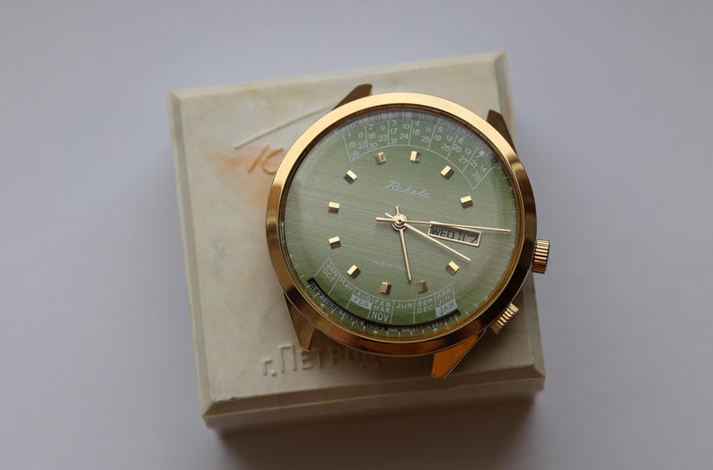 Vintage Soviet RAKETA COLLEGE Watch Perpetual Calendar USSR Mechanical Watch. image 8