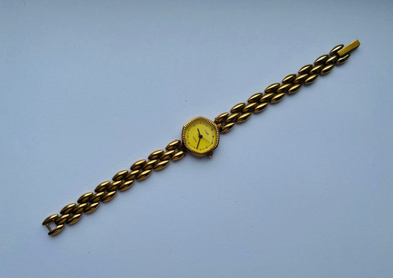 Retro wristwatch Luch Quartz Soviet Era Vintage M… - image 2