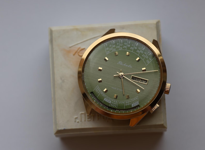 Vintage Soviet RAKETA COLLEGE Watch Perpetual Calendar USSR Mechanical Watch. image 1