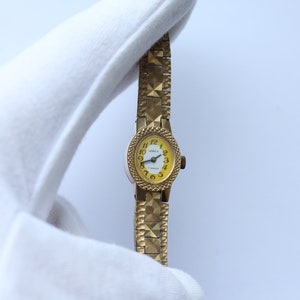 Wristwatch Ladies Chaika 17 jewels mechanical women's dress watch / watch bracelet image 6