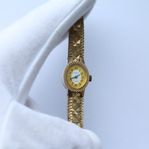Wristwatch Ladies Chaika 17 jewels mechanical women's dress watch / watch bracelet image 5