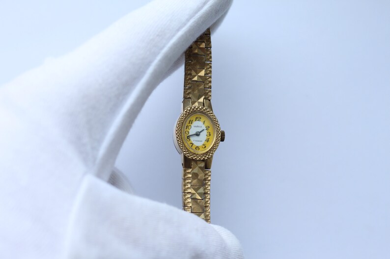 Wristwatch Ladies Chaika 17 jewels mechanical women's dress watch / watch bracelet image 5