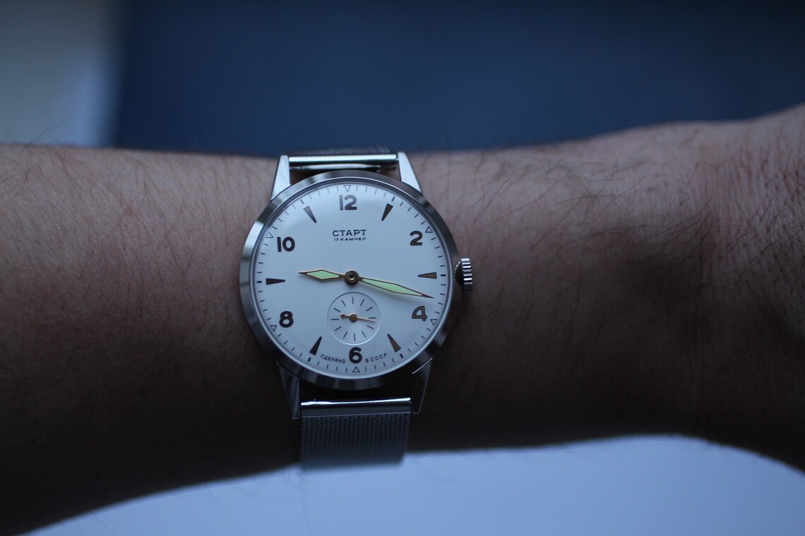 Mechanical vintage wrist watch “Start” with metal bracelet Milanese weaving, Foto 2 von 5