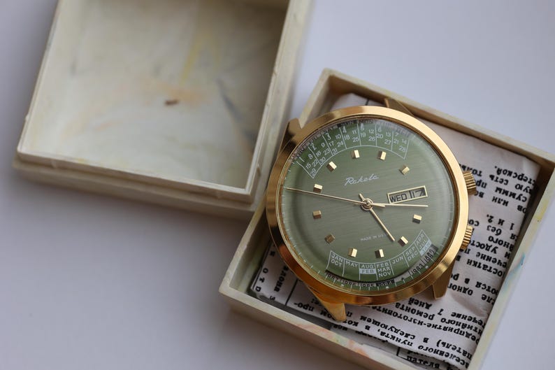 Vintage Soviet RAKETA COLLEGE Watch Perpetual Calendar USSR Mechanical Watch. image 6