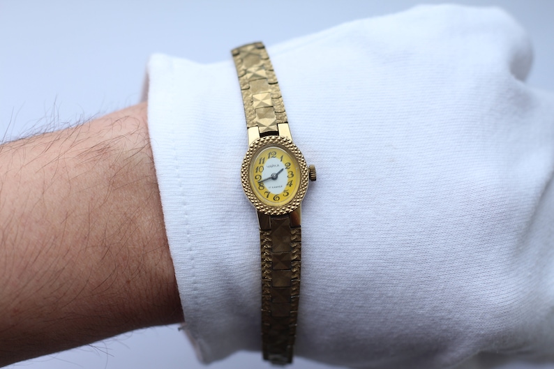 Wristwatch Ladies Chaika 17 jewels mechanical women's dress watch / watch bracelet image 7
