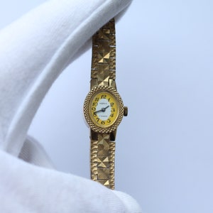 Wristwatch Ladies Chaika 17 jewels mechanical women's dress watch / watch bracelet image 4