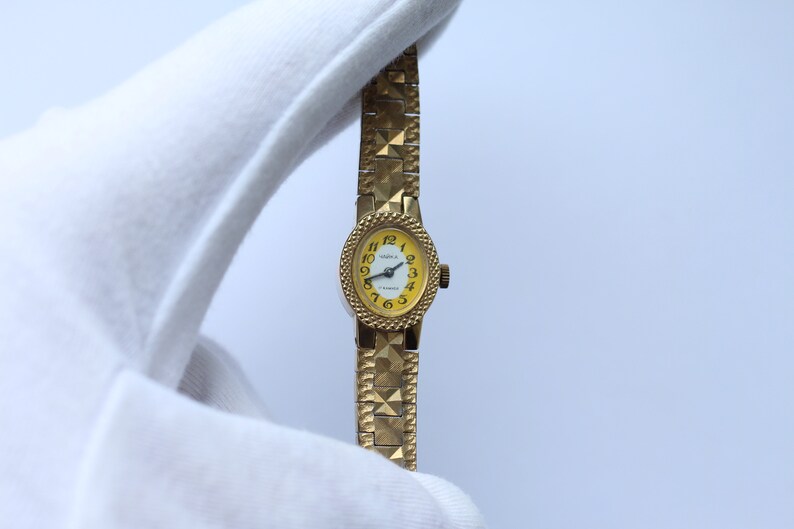 Wristwatch Ladies Chaika 17 jewels mechanical women's dress watch / watch bracelet image 4