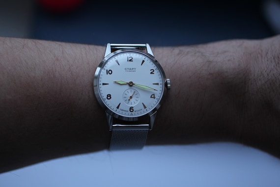 Mechanical vintage wrist watch “Start” with metal bracelet Milanese weaving