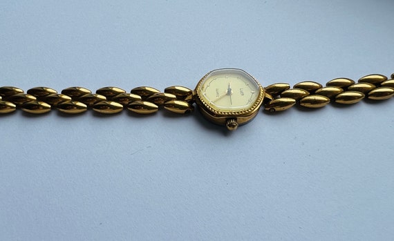Retro wristwatch Luch Quartz Soviet Era Vintage M… - image 6