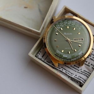 Vintage Soviet RAKETA COLLEGE Watch Perpetual Calendar USSR Mechanical Watch. image 7