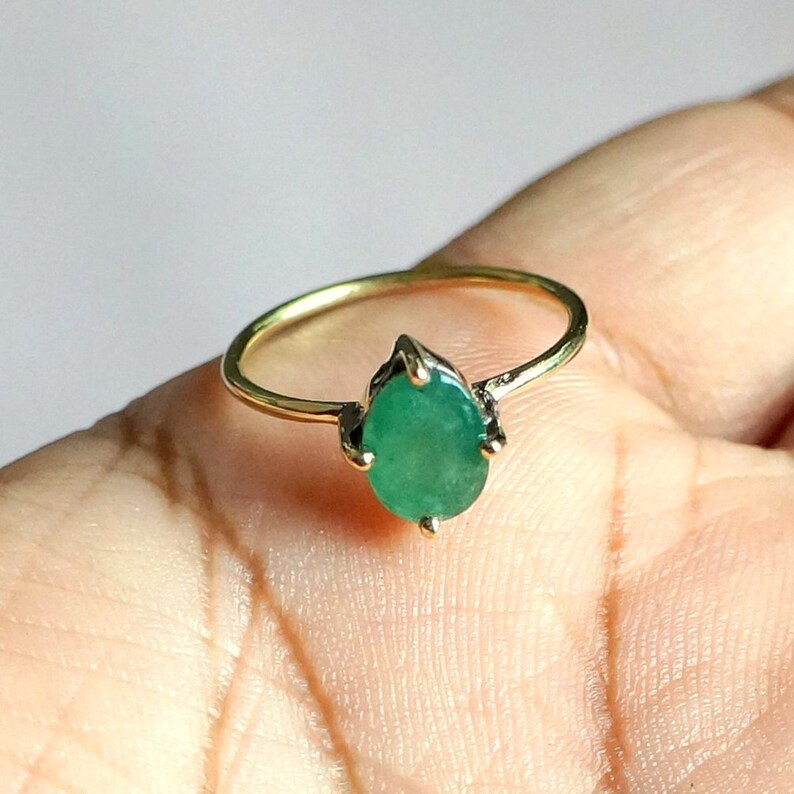 Emerald Solitaire Ring Oval Cut Emerald Ring Handmade Gold Ring Natural Gemstone Ring 14K Solid Gold Ring Minimalist Ring Gift for Her