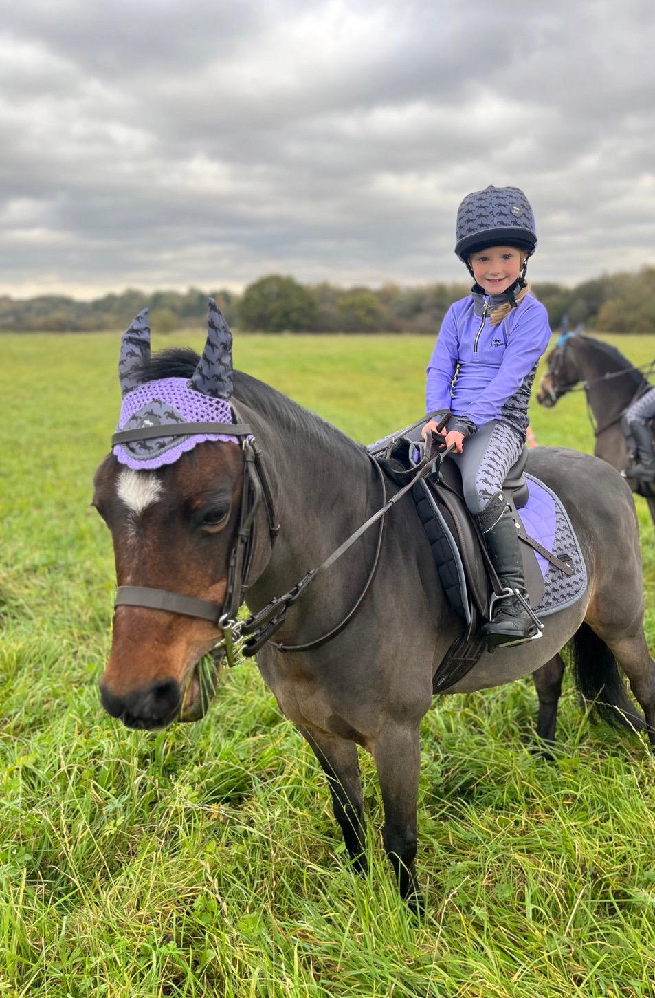 Kids Cross Country Hunter Trial Matchy Set. Equestrian Horse