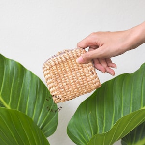 Handmade straw wallet - gift for women - minimalist style from Thailand