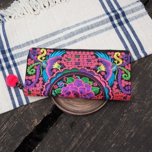 Portefeuille pour femme - motif brodé et bougies chauffe-plat