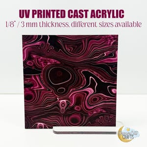 Könnte beinhalten: UV-bedrucktes gegossenes Acryl mit einem wirbelnden, abstrakten Design in Burgunder-, Schwarz- und Weißtönen. Das Acryl ist 3 mm dick. Der Text auf dem Bild lautet "UV PRINTED CAST ACRYLIC" und "1/8" / 3 mm thickness, different sizes available."